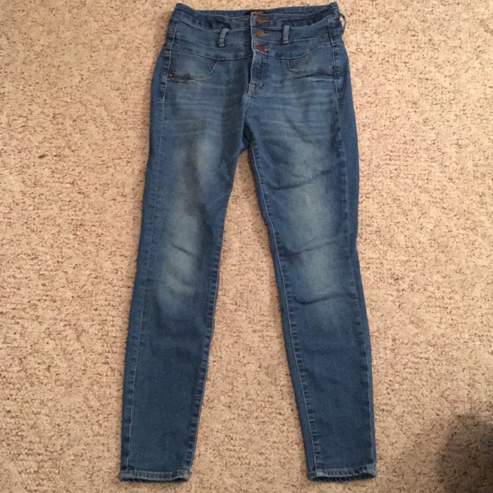 High waisted dark jeans